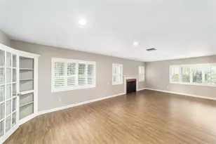 1523 NW 11th Rd, Gainesville, FL 32605 - Photo 13