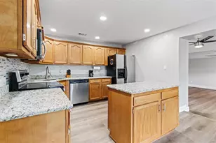 150 Lynbrook Dr, Orlando, FL 32807 - Photo 3