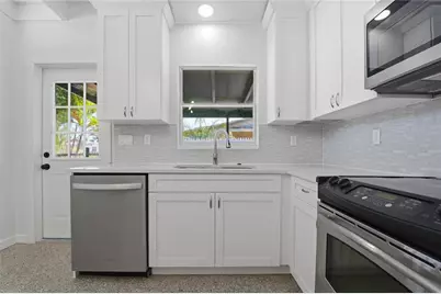 316 Country Club Drive, Oldsmar, FL 34677 - Photo 13