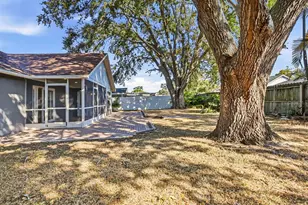 15009 Naples Pl, Tampa, FL 33624 - Photo 41