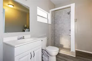 6813 N Clearview Ave, Tampa, FL 33614 - Photo 9