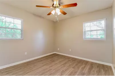 7303 Willow Park Drive, Tampa, FL 33637 - Photo 5