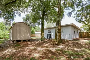 7303 Willow Park Dr, Tampa, FL 33637 - Photo 15