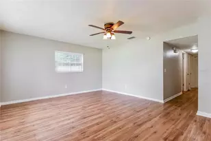 7303 Willow Park Dr, Tampa, FL 33637 - Photo 3