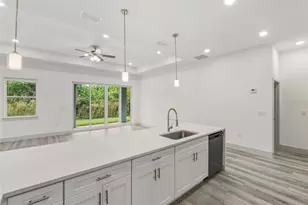 558 Rutland Cir, Port Charlotte, FL 33954 - Photo 9