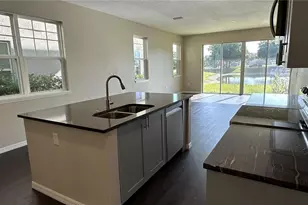 619 Lake Shore Pkwy, Davenport, FL 33896 - Photo 5