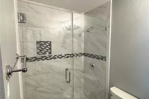 9481 Highland Oak Dr, Tampa, FL 33647 - Photo 7