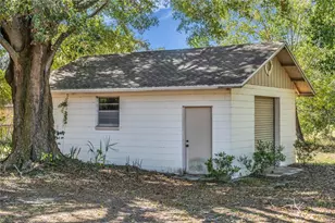 624 Hull Island Dr, Oakland, FL 34787 - Photo 27