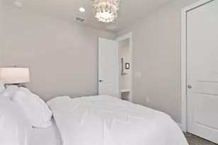 3222 Ellsworth Ave, Davenport, FL 33837 - Photo 11