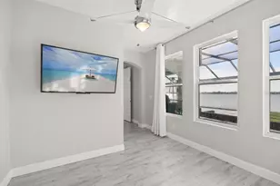 359 Blue Cypress Dr, Groveland, FL 34736 - Photo 17