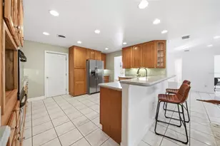 2410 Dellwood Dr, Orlando, FL 32806 - Photo 9