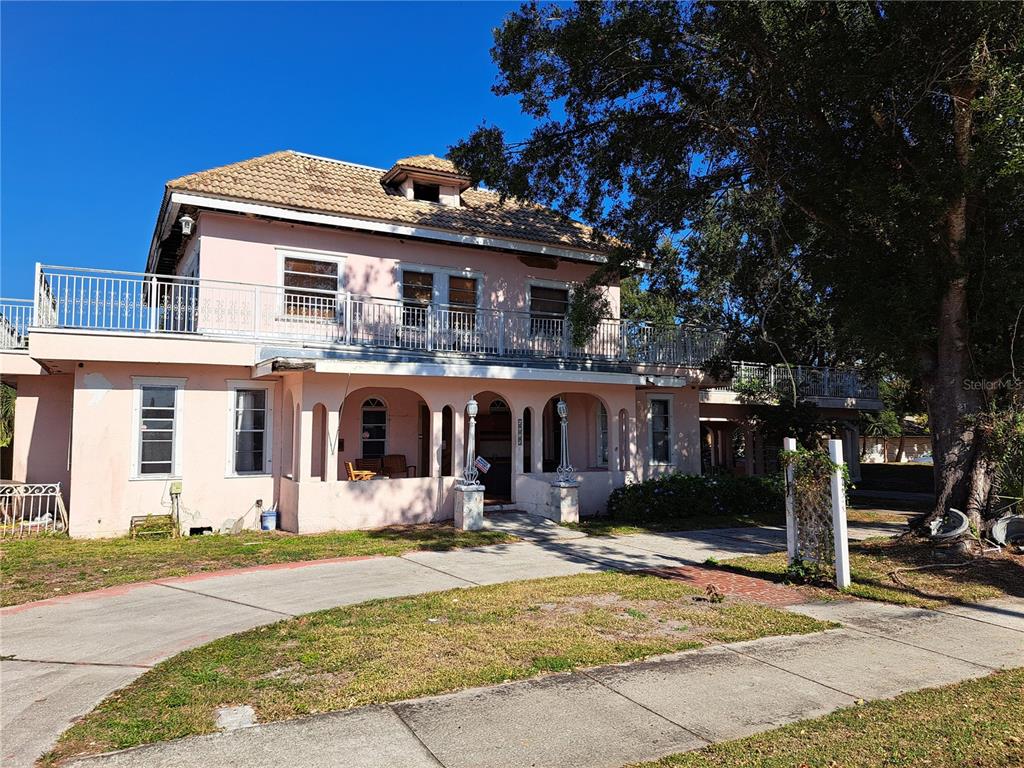 4715 Beach Blvd main architectural view