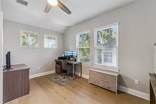 210 Hibiscus Ct, Orlando, FL 32801 - Photo 33