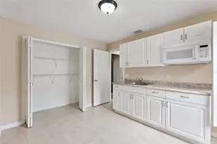 1008 Old Barn Rd, Orlando, FL 32825 - Photo 9