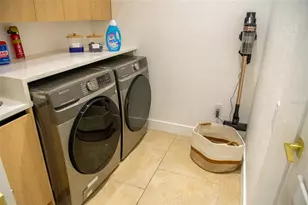 1010 Joyce Ct, Venice, FL 34293 - Photo 33