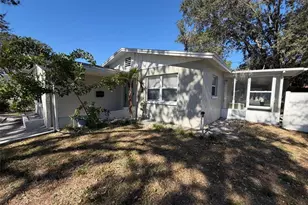 1775 New Hampshire Ave NE, Saint Petersburg, FL 33703 - Photo 3