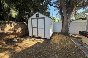 1775 New Hampshire Ave NE, Saint Petersburg, FL 33703 - Photo 7