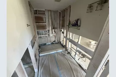 1775 New Hampshire Avenue NE, Saint Petersburg, FL 33703 - Photo 11