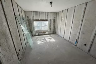 1775 New Hampshire Ave NE, Saint Petersburg, FL 33703 - Photo 9