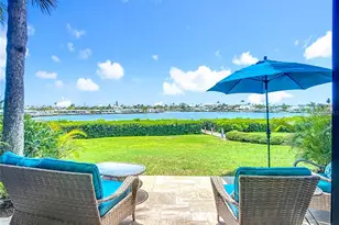 6200 Flotilla Dr, Holmes Beach, FL 34217 - Photo 21