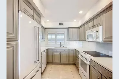 6200 Flotilla Drive #262, Holmes Beach, FL 34217 - Photo 13