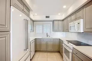 6200 Flotilla Dr, Holmes Beach, FL 34217 - Photo 13