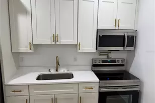 947 Gillingham Ct, Kissimmee, FL 34758 - Photo 7