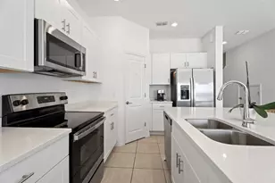 1292 Lago Vista Ct, Kissimmee, FL 34746 - Photo 11