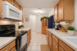 2321 Arbor Ct, Orlando, FL 32817 - Photo 9