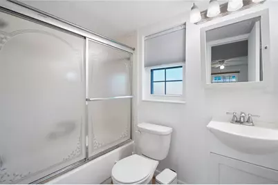 1100 E Caroline Street #104, Tavares, FL 32778 - Photo 11