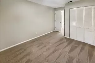 836 Amelia Ct NE, Saint Petersburg, FL 33702 - Photo 19