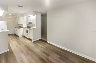 836 Amelia Ct NE, Saint Petersburg, FL 33702 - Photo 13