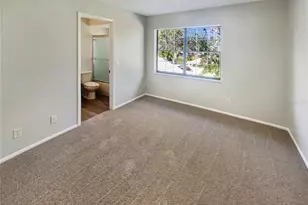 836 Amelia Ct NE, Saint Petersburg, FL 33702 - Photo 17