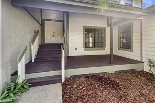 836 Amelia Ct NE, Saint Petersburg, FL 33702 - Photo 3