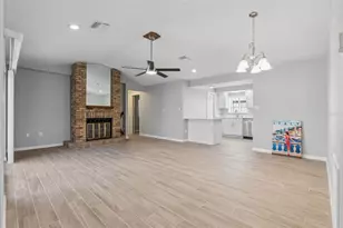 1932 Maple Cir, Tavares, FL 32778 - Photo 5