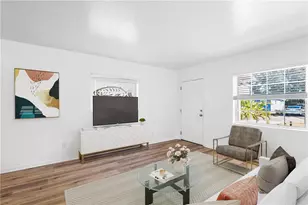 1517 Gray St S, Saint Petersburg, FL 33707 - Photo 3