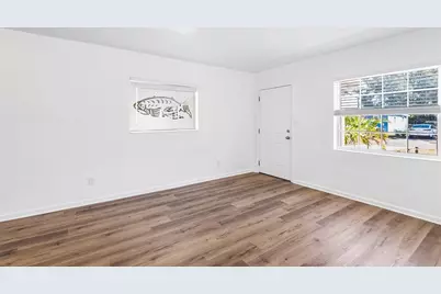 1517 Gray Street S, Saint Petersburg, FL 33707 - Photo 3