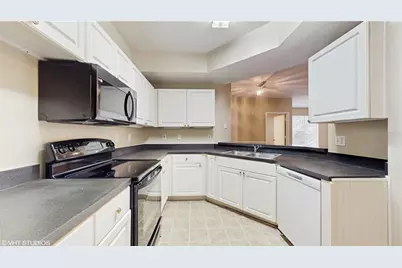 5512 Metrowest Boulevard #203, Orlando, FL 32811 - Photo 9