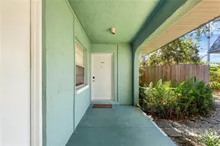 555 62nd St S, Saint Petersburg, FL 33707 - Photo 1