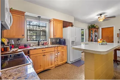 528 Doctors Drive, Oviedo, FL 32765 - Photo 5