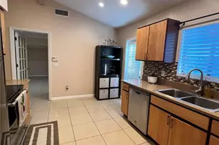 321 River Chase Dr, Orlando, FL 32807 - Photo 5