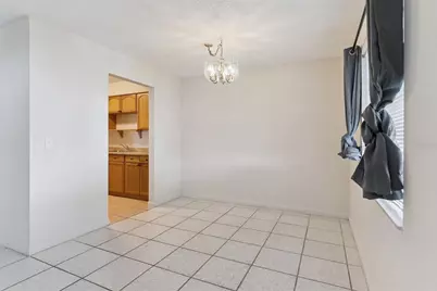 9122 Tudor Drive #M102, Tampa, FL 33615 - Photo 7
