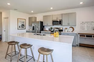 7484 Sandstone Dr, Groveland, FL 34736 - Photo 5