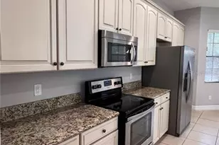 10459 Stapeley Dr, Orlando, FL 32832 - Photo 9
