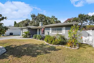 1802 Forest Dr, Oldsmar, FL 34677 - Photo 3