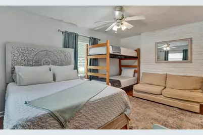 7716 Dartmouth Avenue N, Saint Petersburg, FL 33710 - Photo 25
