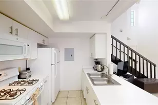 8708 Papaya Dr, Kissimmee, FL 34747 - Photo 5