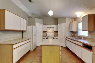 3221 Utah Dr, Deltona, FL 32738 - Photo 7