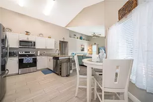 702 Via Bianca Dr, Davenport, FL 33896 - Photo 9