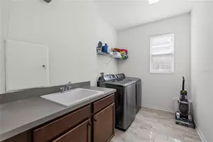 8007 Navel Orange Ln, Winter Garden, FL 34787 - Photo 17